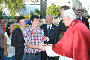 students-mett-pope_300